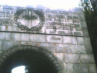 Eingang zum Sowjetischen Ehrenmal